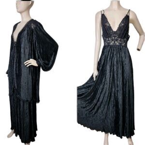 Vtg 70s Lucie Ann Peignoir Pleated Sweeping Balloon Sleeve Robe & Nightgown Set